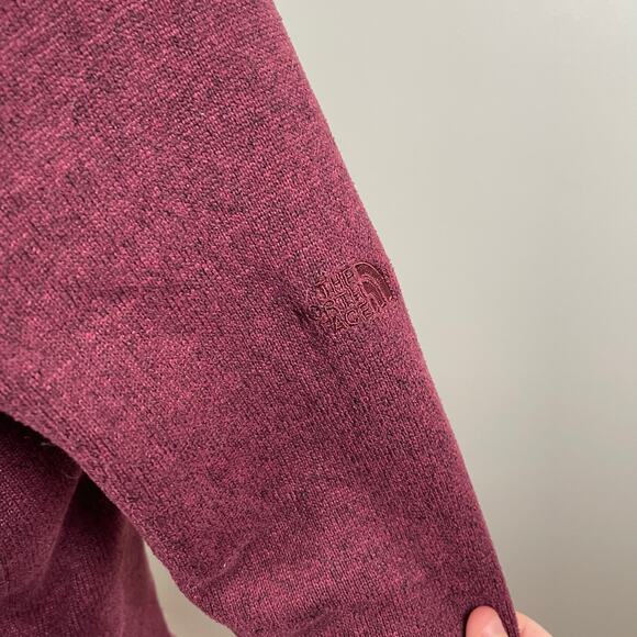 The North Face • Crescent Sunshine Burgundy Hoodie Quarter Button - Picture 3 of 6